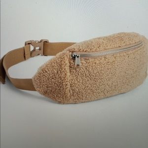 Gap Sherpa Fleece Belt Bag NWOT
